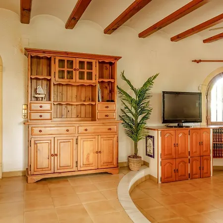 La Mediterranea De Heracles En Вілла Денія