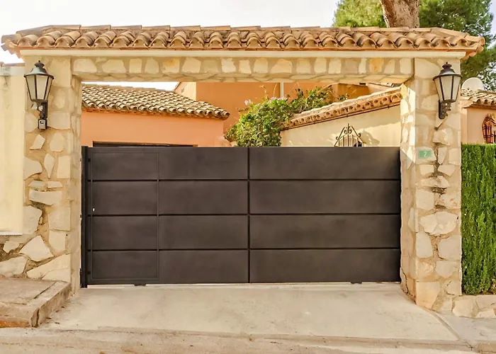 La Mediterranea De Heracles En Денія