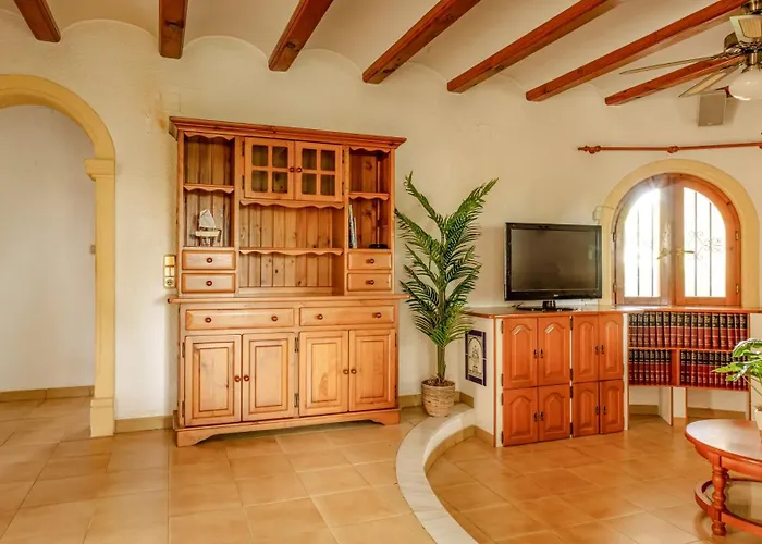 La Mediterranea De Heracles En Вілла Денія